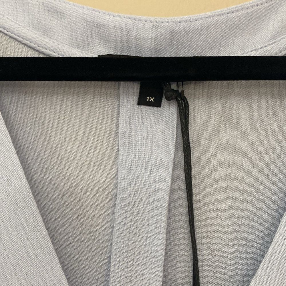Gibson Look High Low Surplice Tank Sky Blue 1x - Picture 3 of 4